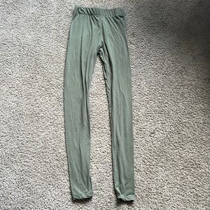 Green stretchy leggings